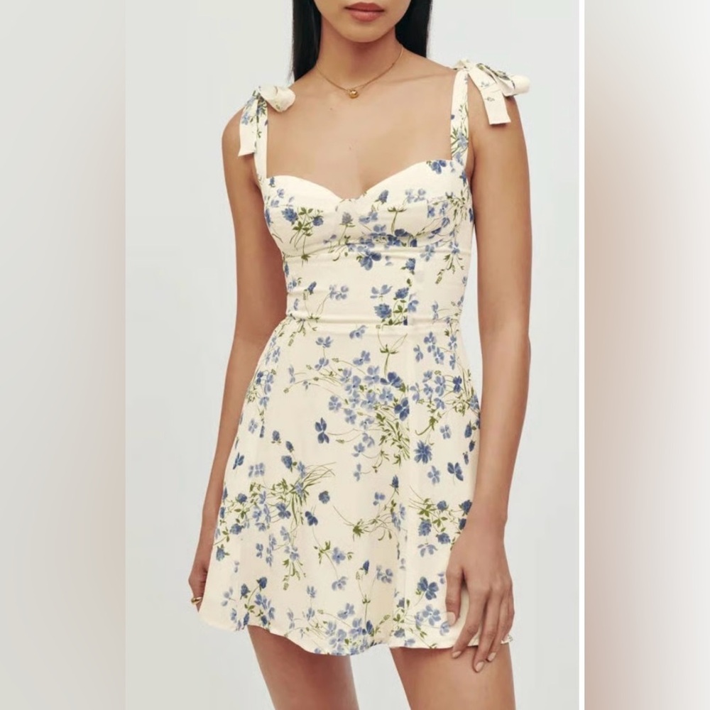 Reformation Niara white/blue floral mini dress sweetheart neckline fitted bodice